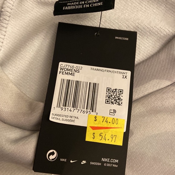 NWT cropped Nike sweatshirt - Picture 3 of 3